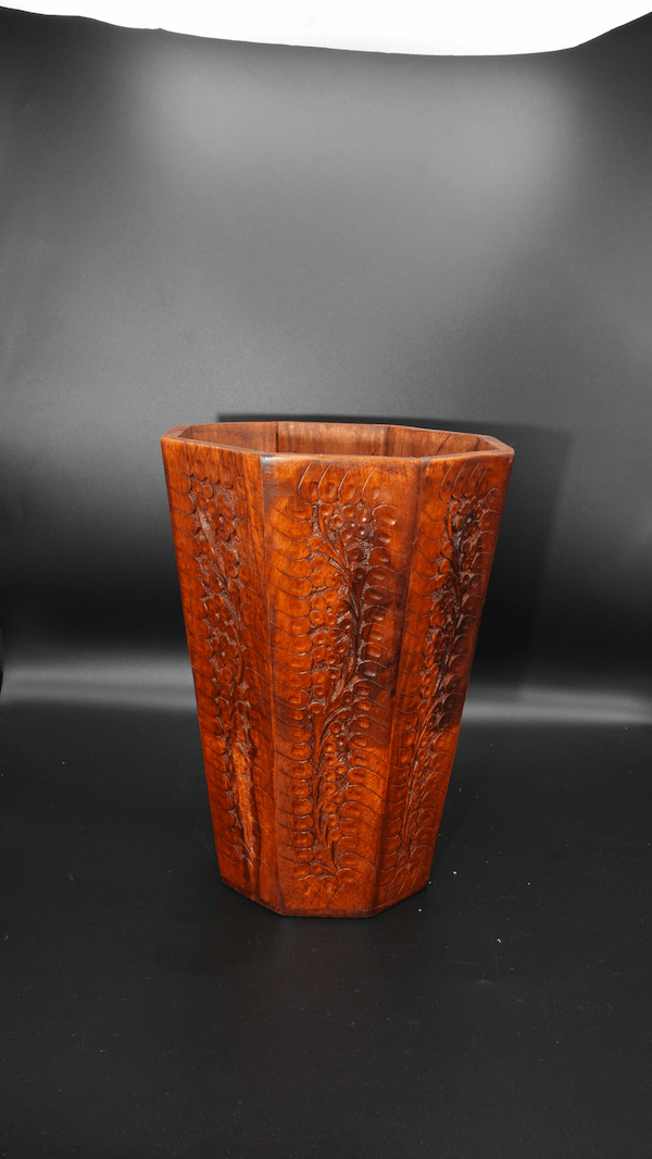 Carving Dustbin